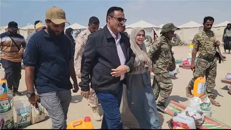 وزير الدولة لشؤون المرأة ومدير عام البريقة يتفقدان...