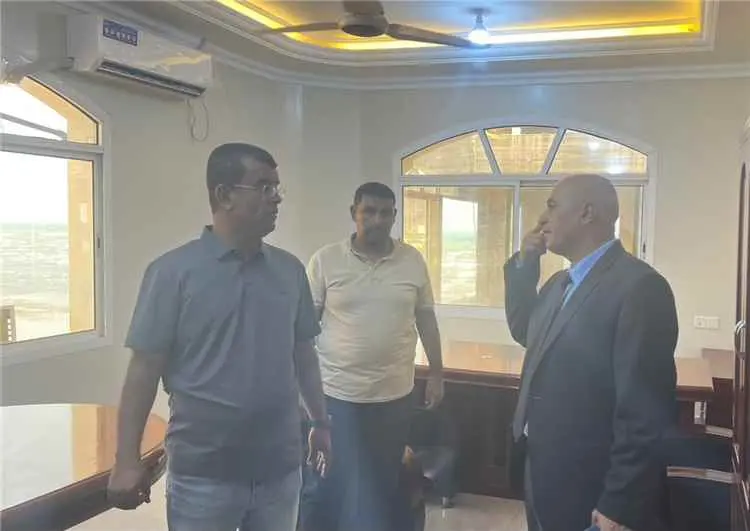 وزير المياه والبيئة يتفقد سير العمل في الهيئة العا...
