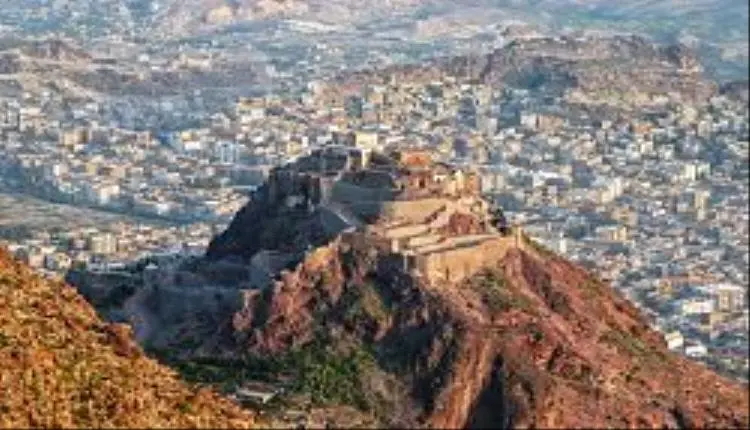 إصابة 5 مدنيين بينهم أطفال بقصف حوثي على أحياء سكن...