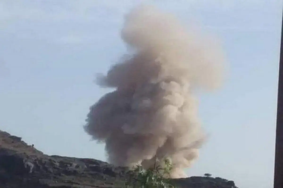 غارات جوية مكثفة تستهدف مواقع الحوثيين وتدمر آليات...