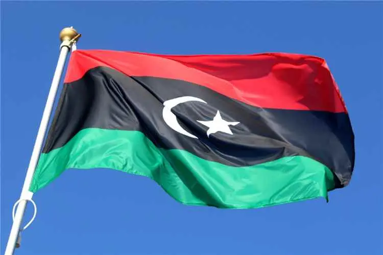 الخارجية الليبية تستنكر استهداف المطارات ومنشآت ال...