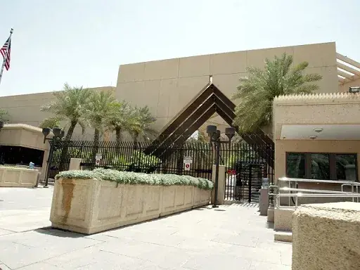 الحوثيون يورطون أمريكيين في السعودية.. والسفارة ال...