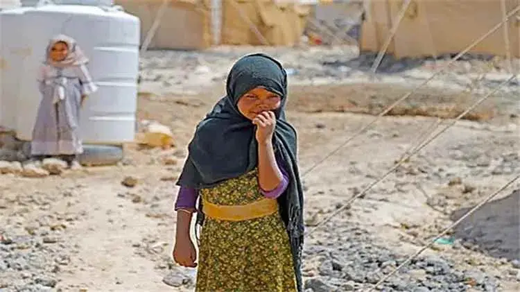 الحكومة تحذر من تفاقم الأزمة الإنسانية في تعز بسبب...