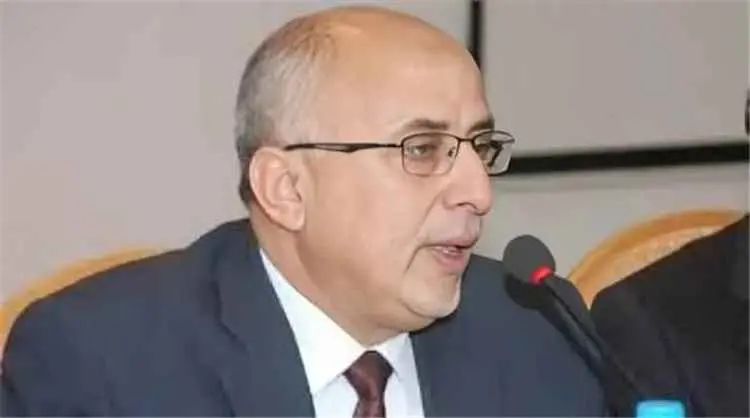 عبدالرقيب سيف فتح: تعز تتجه نحو فرض حصار نوعي على...