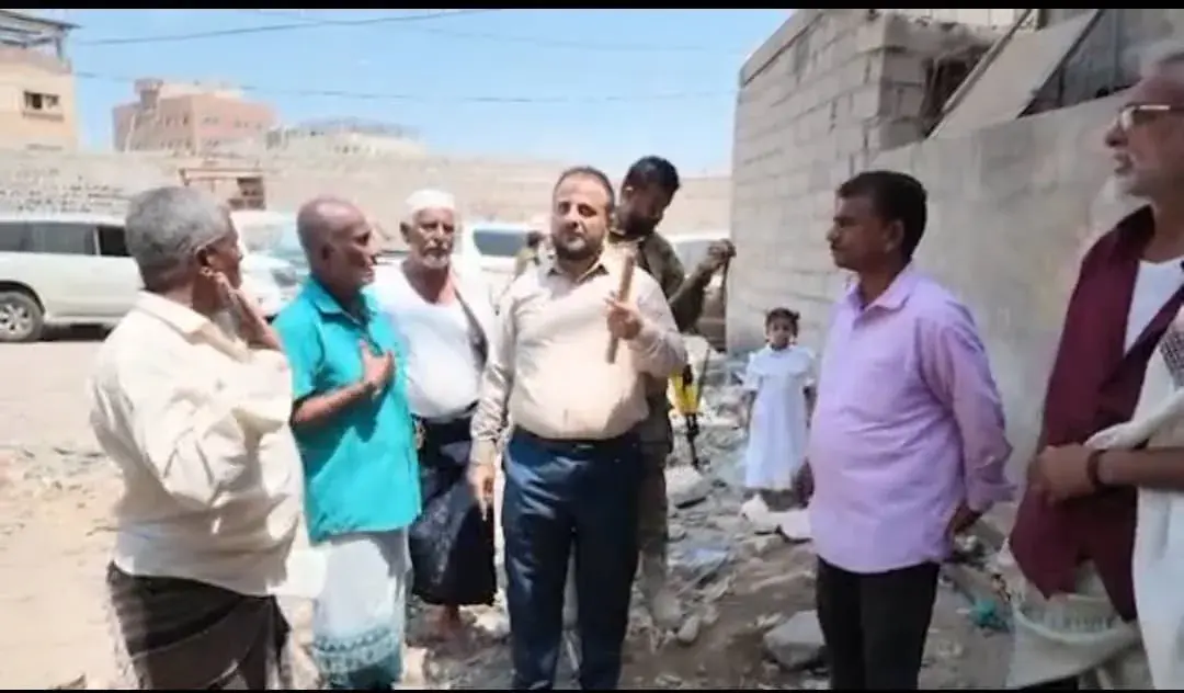 اليزيدي يشرف ميدانيا على أعمال إعادة تأهيل الممرات...