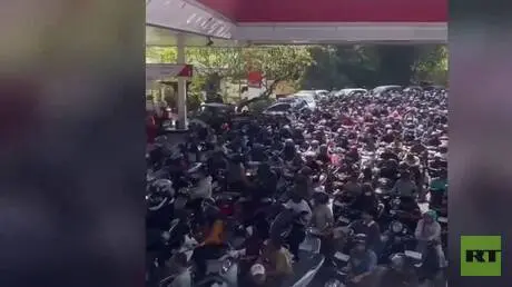 إندونيسيا.. نقص الوقود يشل محطات في جزيرة بالي الس...