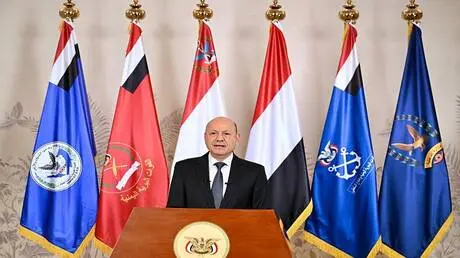 العليمي: ماضون قدماً في عملية "فجر اليمن" لإنهاء ا...