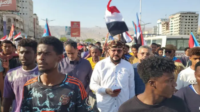زحف جماهيري نحو ساحة القرار بحضرموت للمشاركة بمليو...