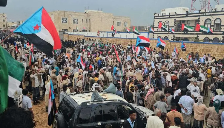 أبناء سقطرى يحتشدون في مليونية التعبئة الشعبية الع...