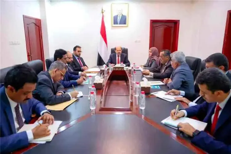 مجلس الوزراء: استهداف قصر معاشيق لن يثني الحكومة عن استعادة الدولة وإنهاء الانقلاب الحوثي