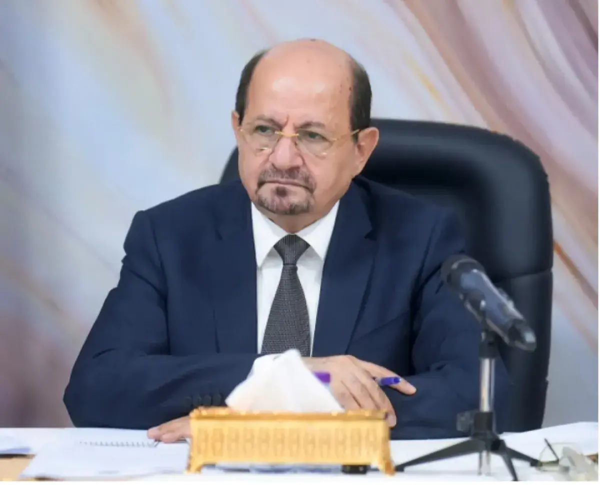 رئيس الوزراء: استهداف قصر معاشيق إرهاب حوثي جبان ل...