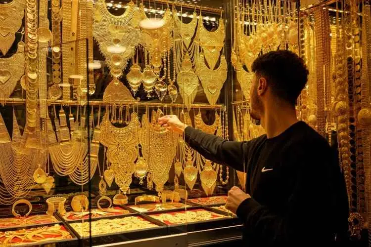 المعدن الاصفر يستعيد بعض مكاسبه وسط توقعات بخسارة...