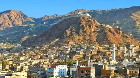 فايننشال تايمز: الحوثيون يحاصرون ثالث أكبر مدينة ف...