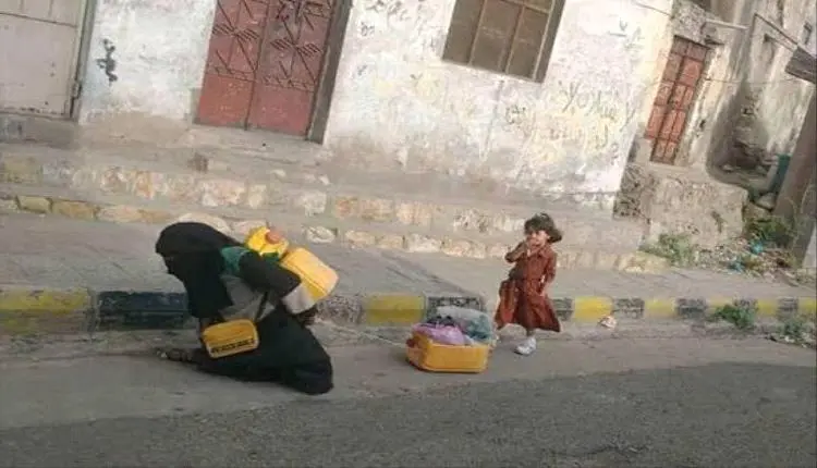 سلطة تعز تدين منع الحوثيين دخول صهاريج المياه وتطا...