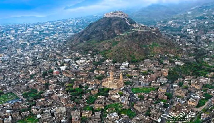 جريمة جديدة في هنجر تعز.. الحوثي يستخدم المسافرين...
