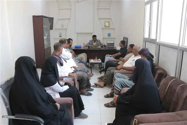 مدير عام الشحر في نزول ميداني مفاجئ إلى المستشفى ا...
