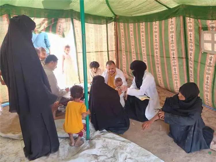 بتوجيهات مدير عام مكتب الصحة بلحج.. نزول ميداني لفريق الاستجابة السريعة إلى مخيم بئر عمر للنازحين بتبن