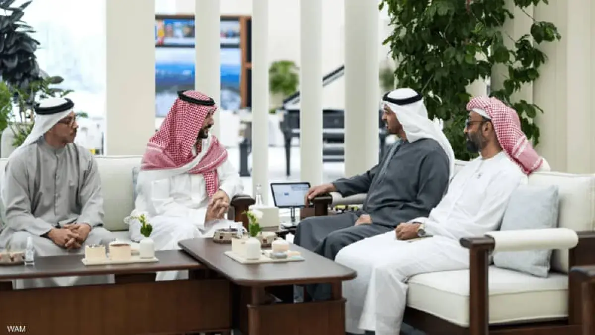 رئيس الإمارات الشيخ محمد بن زايد يستقبل وزير الدفاع السعودي الأمير خالد بن سلمان