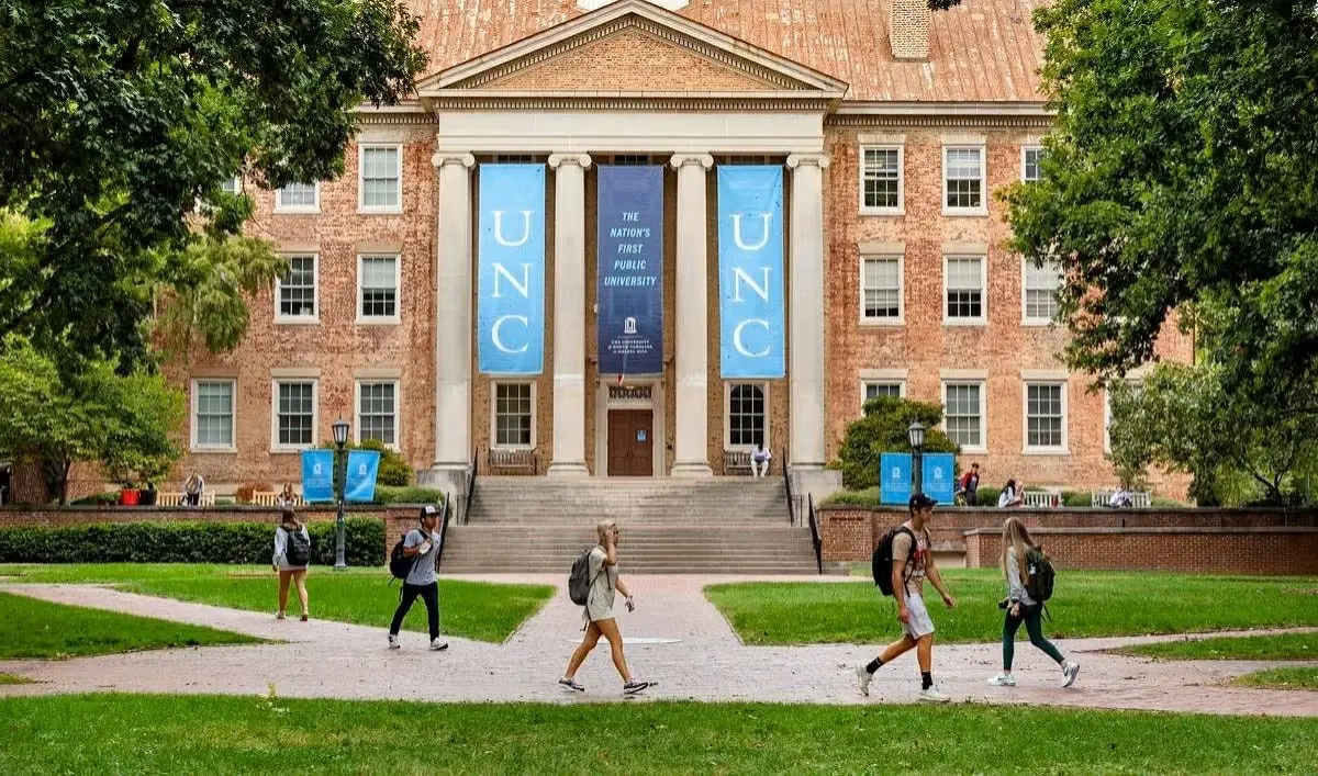 جامعة نورث كارولاينا تتوصل لتسوية بشأن تحقيقات مرت...