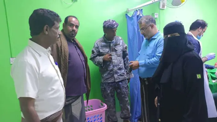 انتقالي حضرموت يتفقد جرحى الاعتداء الحوثي في مستشف...