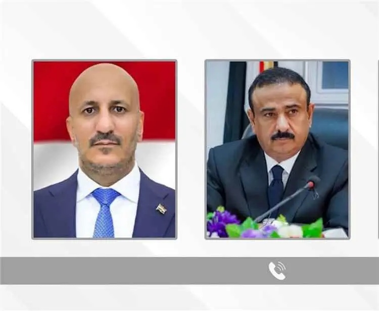 ​طارق صالح يعزي محافظ شبوة في ضحايا الهجوم الإرهاب...