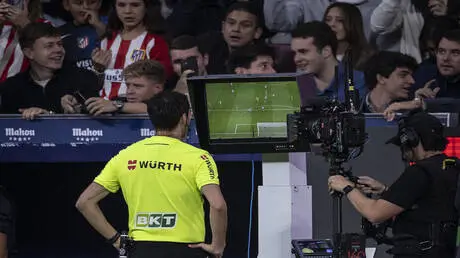"فضيحة" قبل الكلاسيكو.. تلفزيون ريال مدريد يتهم لا...