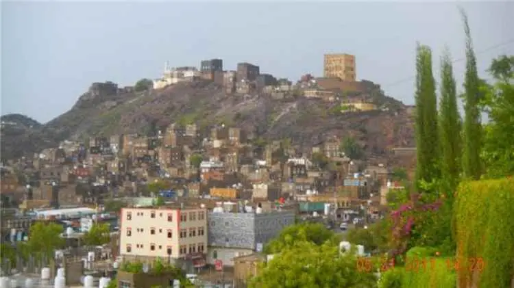 وفاة فتاة إثر سقوطها في بئر أثناء جلب المياه بجحاف في الضالع وسط تفاقم أزمة الجفاف ومطالبات بتدخل إنساني عاجل
