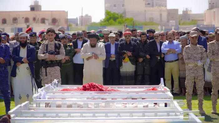 شبوة تُشيع 75 شهيداً من ضحايا العدوان الحوثي الإرهابي