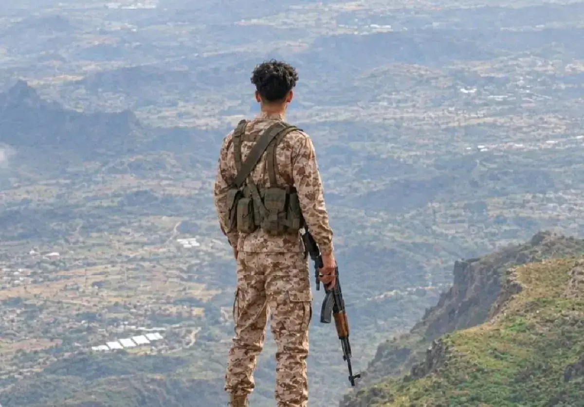 دعوة لتعزيز صمود أبطال تعز بأسلحة نوعية في جبهة صبر