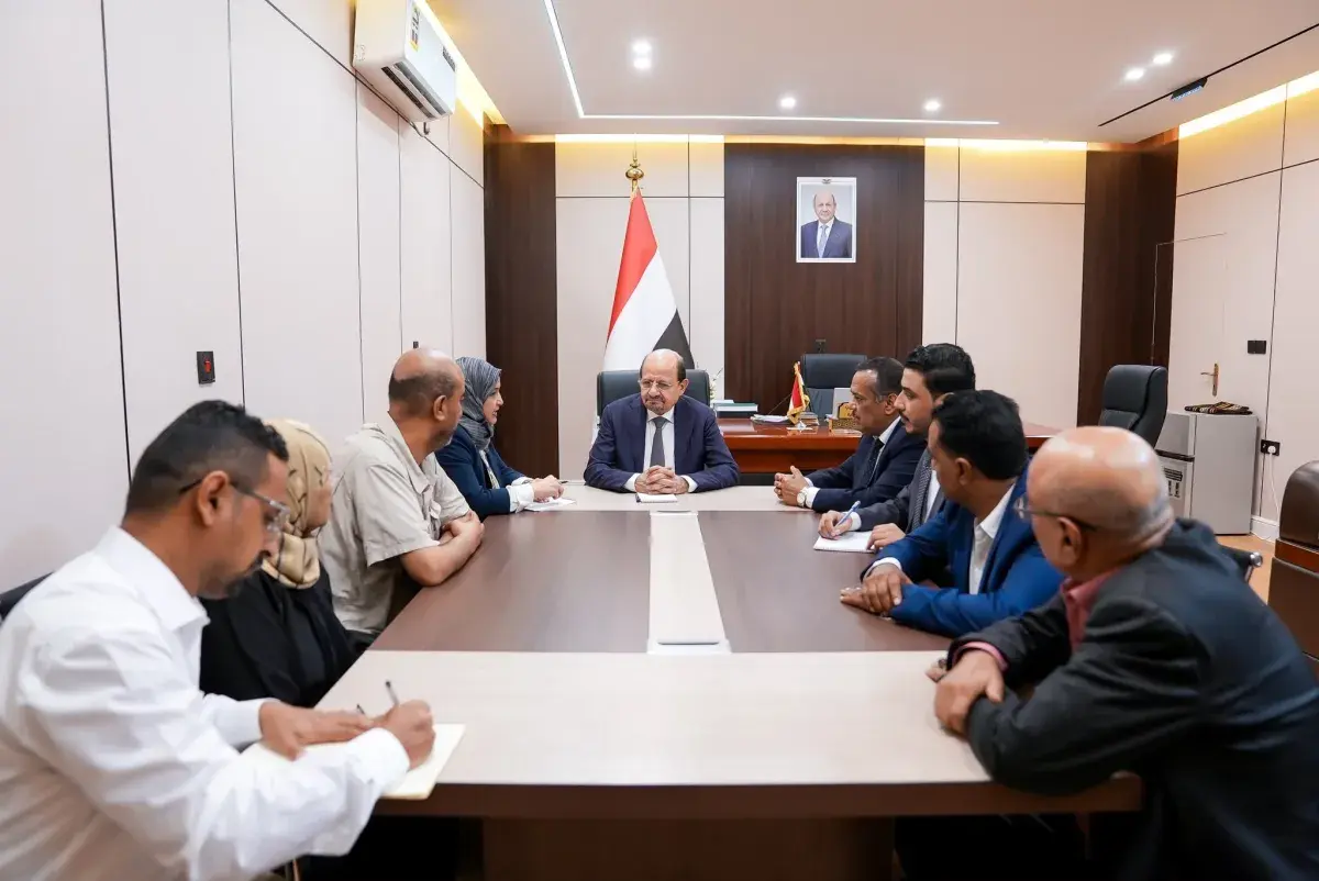 رئيس الحكومة يوجه وزارة الشؤون القانونية بتكثيف ال...