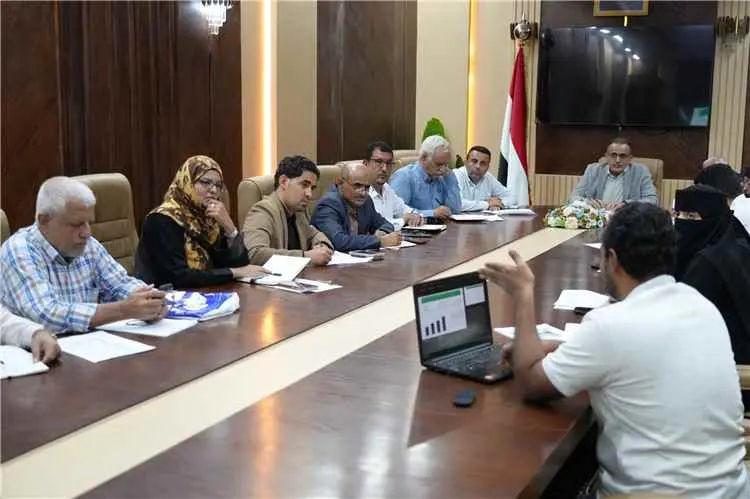 وزير الصحة يرأس اجتماع لجنة  الطوارئ الصحية بوزارة...