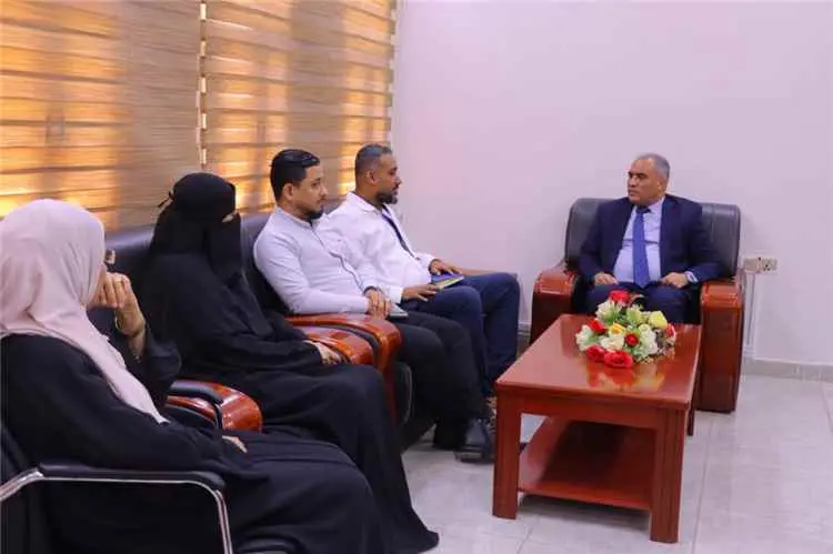وزير التربية العبادي يلتقي منظمة CRS لبحث ومراجعة...