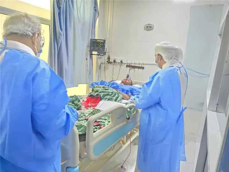 الشيخ البسيري والدكتور بن نويصر يتفقدان جرحى محافظة شبوة بمستشفيات المكلا
