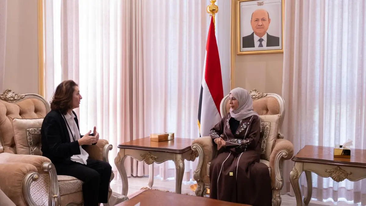 وزيرة الخارجية تستعرض مع السفيرة الفرنسية التصعيد...