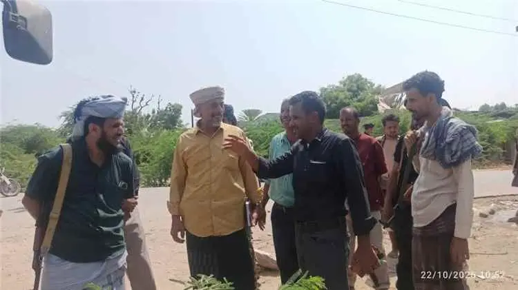 مدير مؤسسة المياه ومدير عام زنجبار يتفقدان أعمال إ...