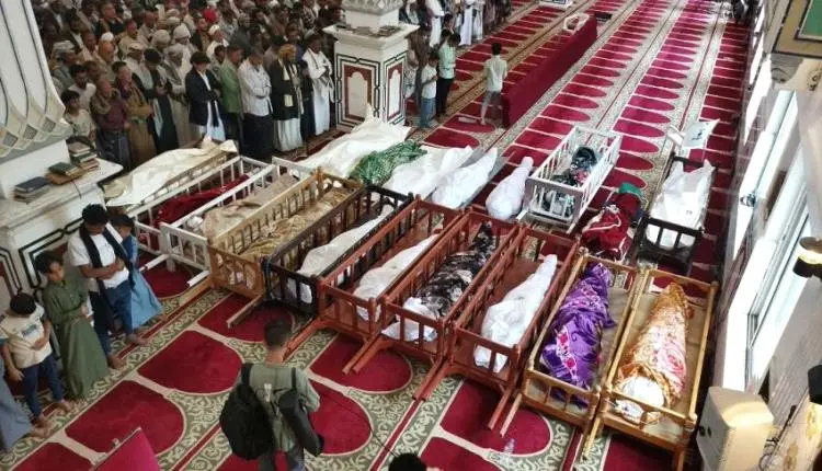 تعز تشيع 18 شهيداً معظمهم من المدنيين سقطوا بقصف حوثي