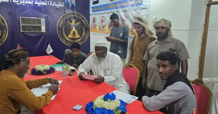 انتقالي السوم يواصل تسجيل المواطنين والشباب في الت...