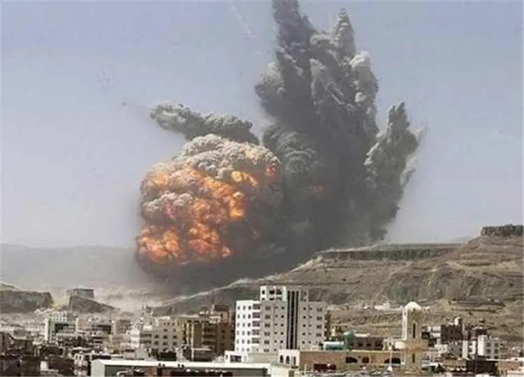 غارات جوية تستهدف مواقع لمليشيا الحوثي في جبل عطان...