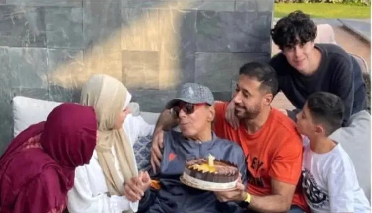 أحمد السعدني يستعيد ذكرى آخر عيد ميلاد لوالده بصور...