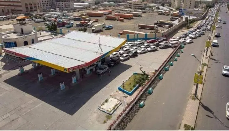 أزمة وقود جديدة تعصف بصنعاء.. المليشيا ترفع أسعار...