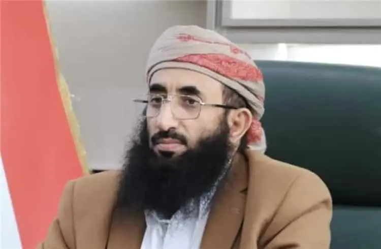 وزير الأوقاف:سقوط شظايا صواريخ حوثية في وادي المغم...