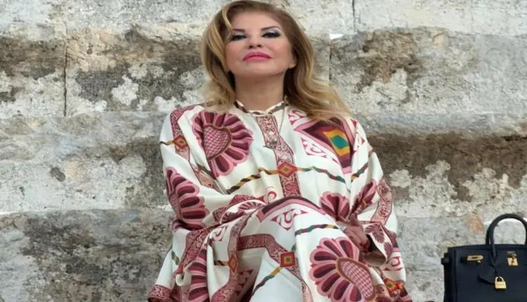 نجوم الفن والإعلام يقدمون واجب العزاء لـ هالة سرحا...