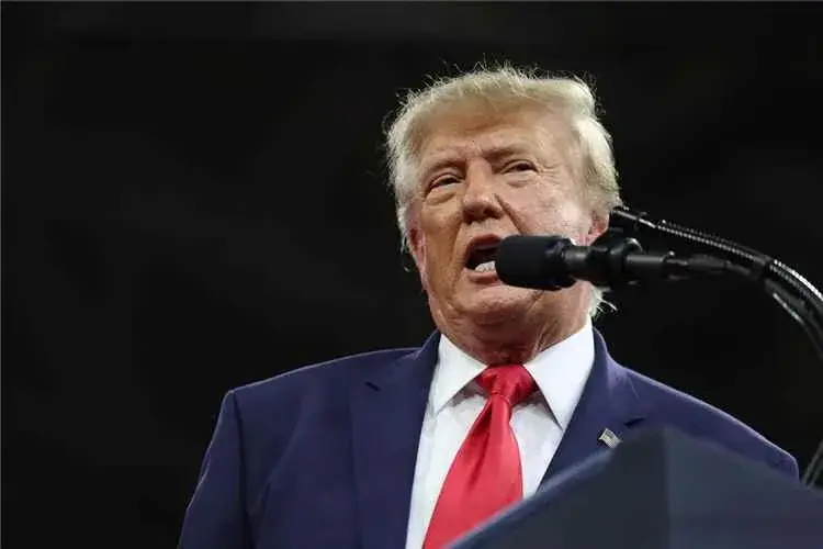 ترامب يشن هجومًا حادًا على اربع بلدان بينها اليمن...