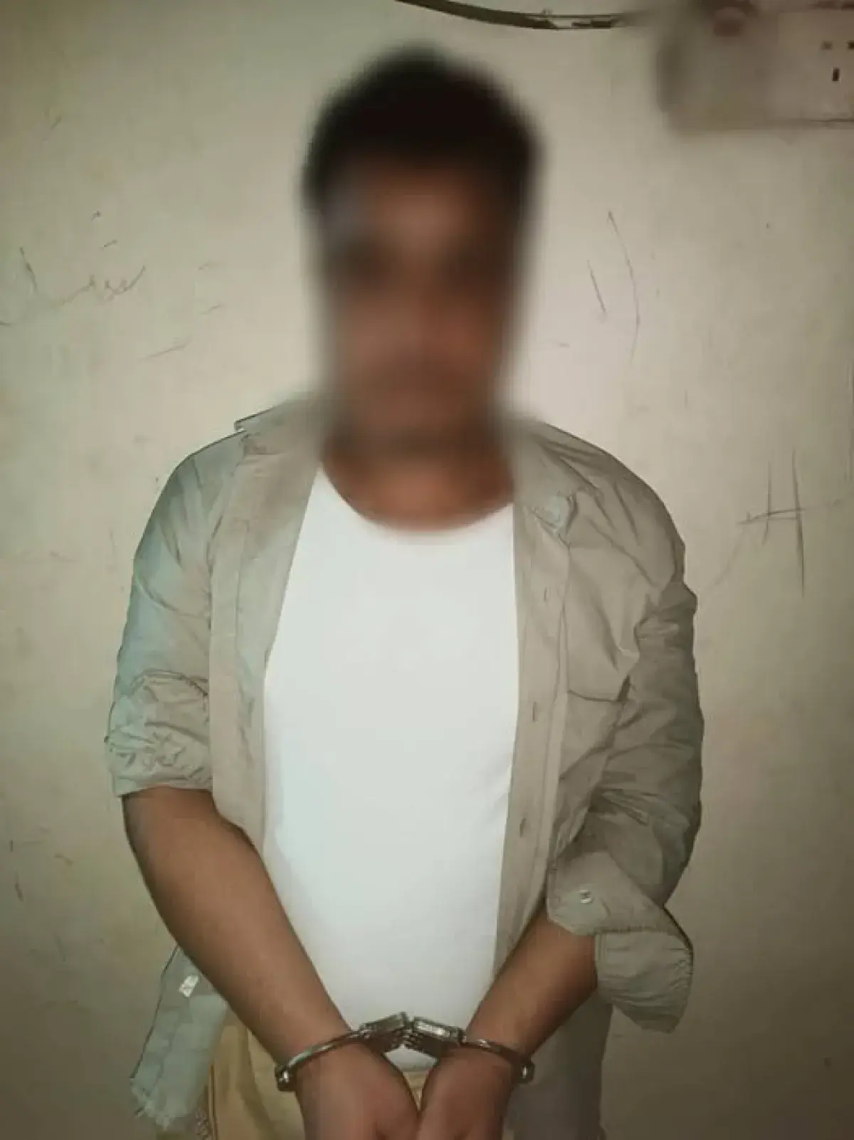أمن عدن يضبط متهماً بالقتل فرّ من السجن المركزي في...