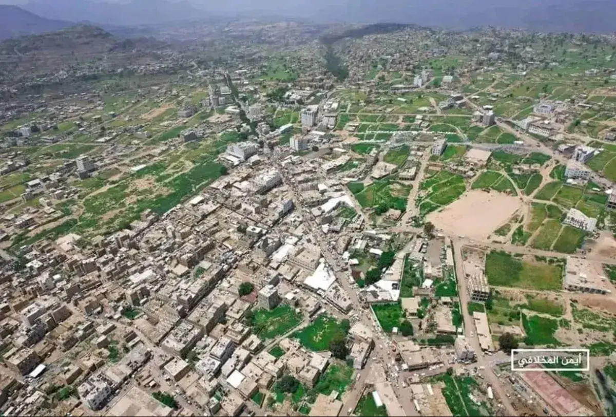 الحوثيون يخزنون تعزيزات عسكرية في مخيم للمهمشين بت...