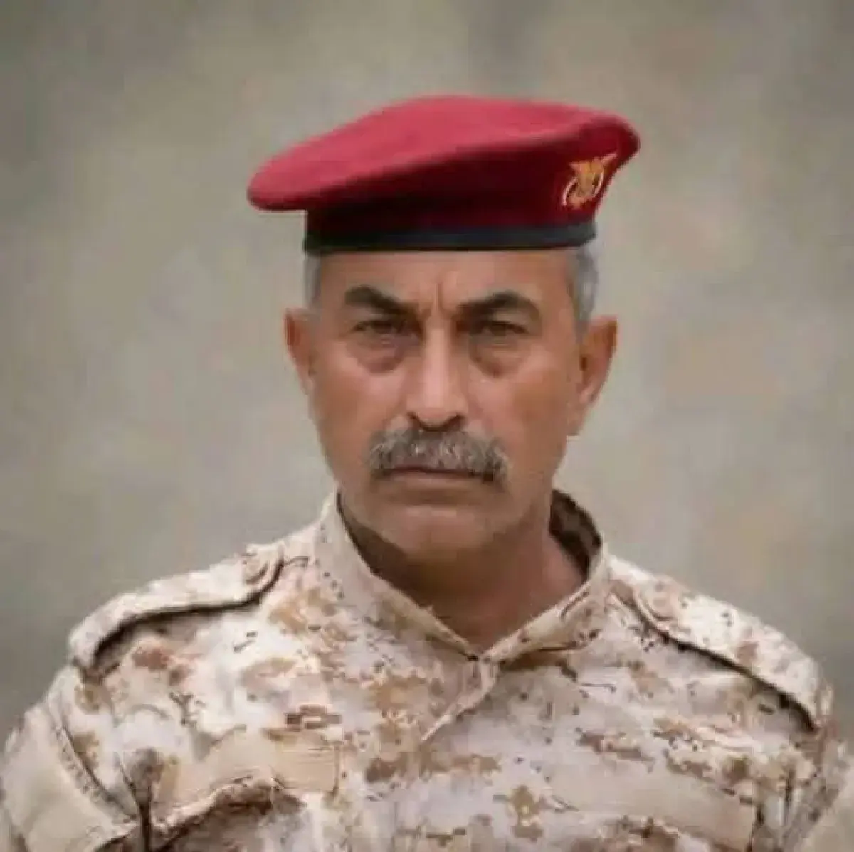 اللواء 35 مدرع: مليشيا الحوثي تقتحم منزل العقيد المختطف طه عون القدسي للمرة الثالثة