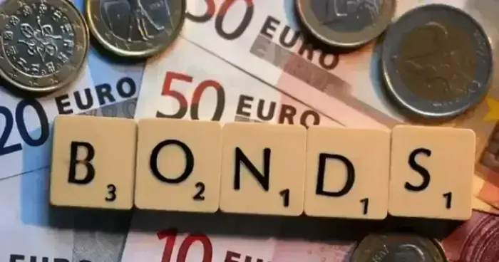 تراجع عائد السندات الفرنسية دون 5% عقب قرار من مود...