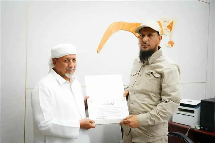 محافظ العاصمة عدن يكرّم المستشار أحمد الوالي تقدير...