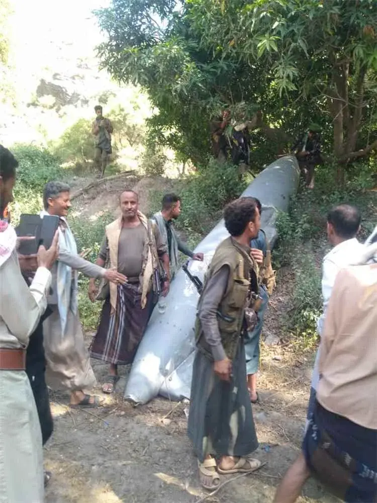 سقوط 3 صواريخ حوثية في ماوية شرق تعز قبل بلوغ أهدا...