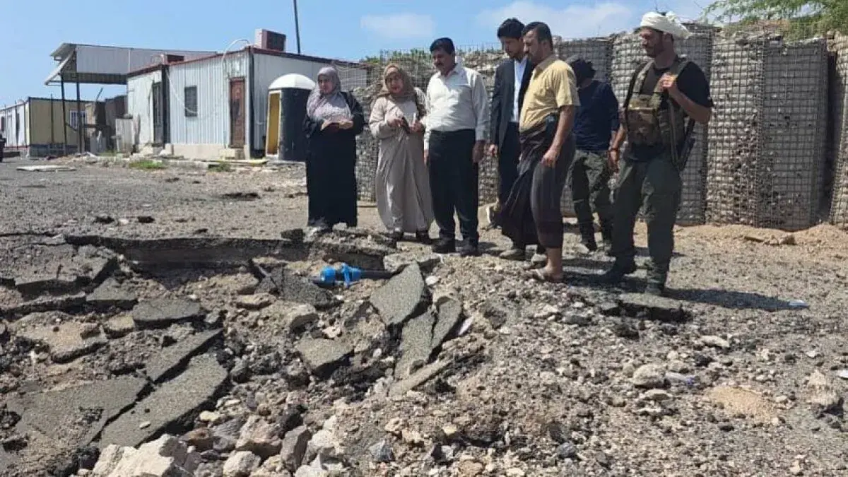 لجنة تحقيق توثق 5 شهداء و16 جريحاً في قصف حوثي على...